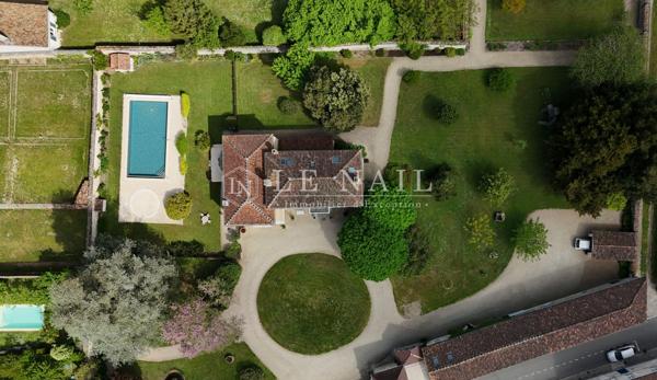 Belle demeure du XIXe siècle dans la petite Toscane Charentaise