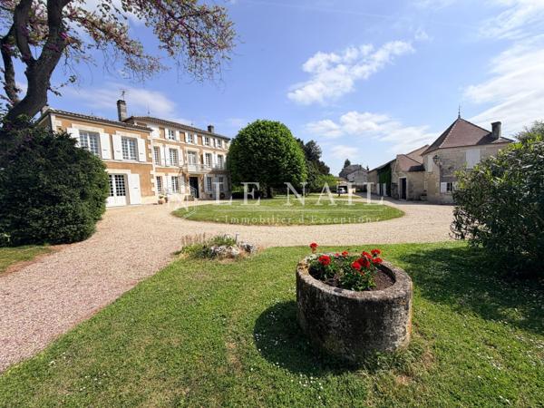 Belle demeure du XIXe siècle dans la petite Toscane Charentaise