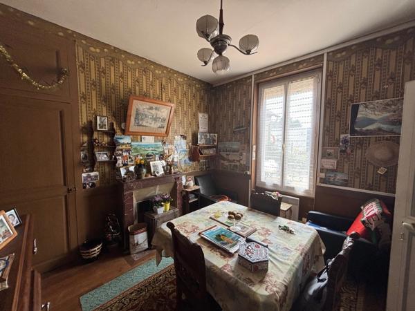 Maison 6 pièces avec grand jardin, garages et dépendances à Nevers