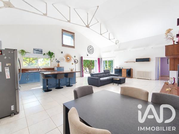 Maison à vendre 5 pièces 209 m² Châteaubernard