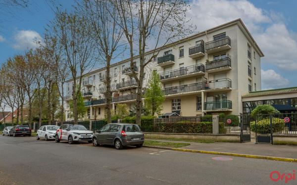 Appartement à vendre    2 pièces • 45 m2 Sainte-Geneviève-des-Bois