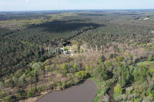 Elégant manoir dans un parc de 6 hectares en Sologne