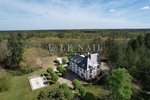 Elégant manoir dans un parc de 6 hectares en Sologne