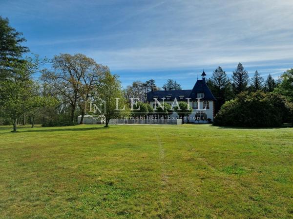 Elégant manoir dans un parc de 6 hectares en Sologne