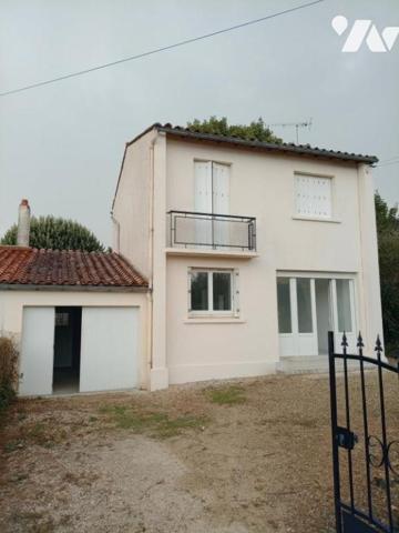 A vendre à RUFFEC (16), Une maison d'habitation de 73m² avec jardin