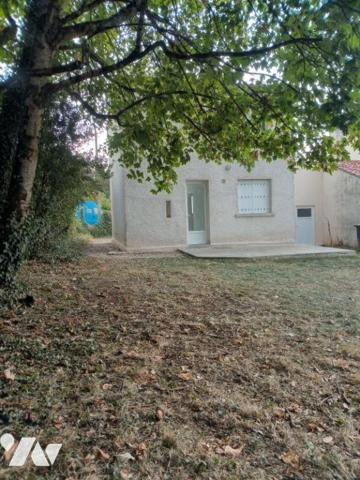 A vendre à RUFFEC (16), Une maison d'habitation de 73m² avec jardin