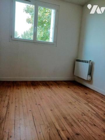 A vendre à RUFFEC (16), Une maison d'habitation de 73m² avec jardin