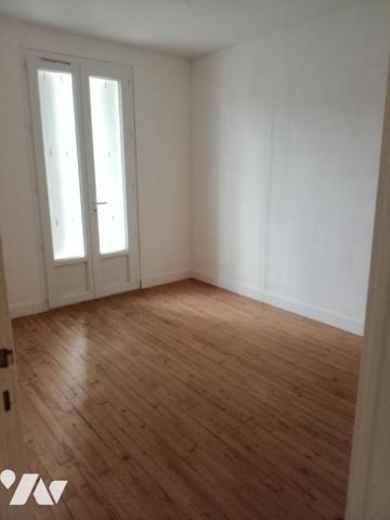 A vendre à RUFFEC (16), Une maison d'habitation de 73m² avec jardin