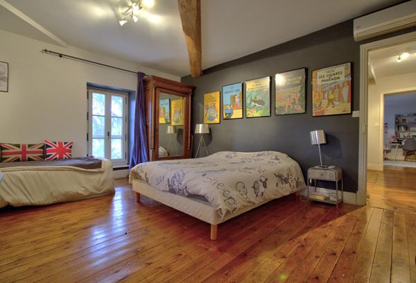 Propriété de caractère en pierres avec 7 chambres, piscine, dépendance situé sur les côteaux aux portes d'AGEN.