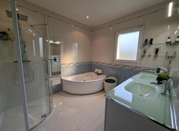 RARE À VALDÉRIÈS – Préparez vos cartons . Villa coup de cœur, prête à vivre !