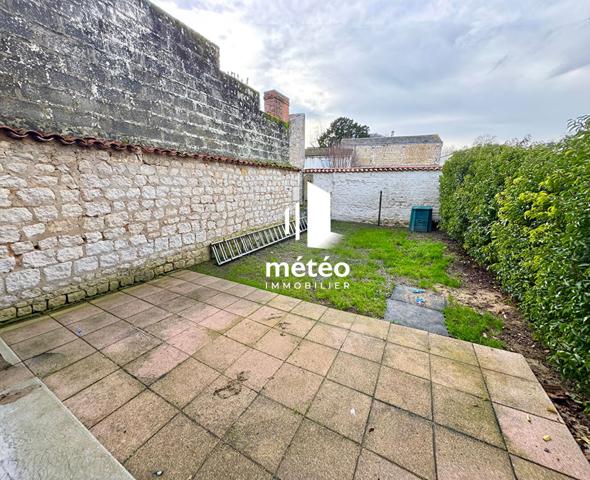 Maison en pierre 65m² avec garage en ville, Luçon