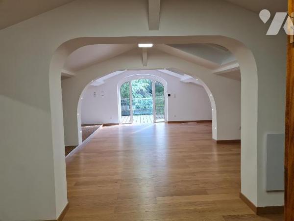 Bien d'exception ! Entre Bordeaux et Toulouse....Maison principale, maison d'amis, lac, piscine...