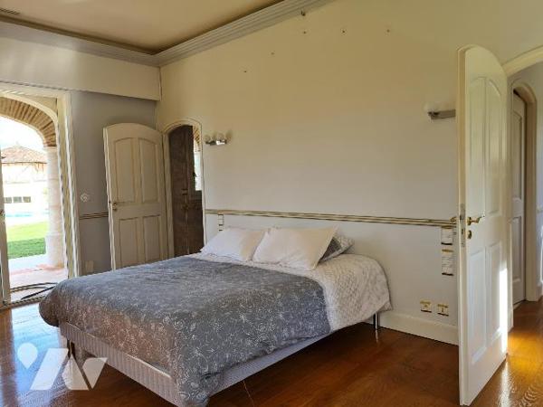 Bien d'exception ! Entre Bordeaux et Toulouse....Maison principale, maison d'amis, lac, piscine...