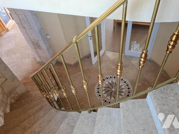 Bien d'exception ! Entre Bordeaux et Toulouse....Maison principale, maison d'amis, lac, piscine...