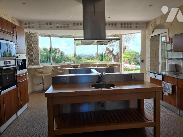 Bien d'exception ! Entre Bordeaux et Toulouse....Maison principale, maison d'amis, lac, piscine...