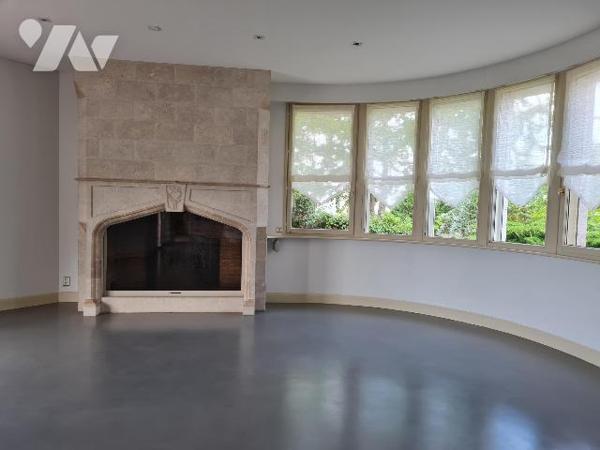 Bien d'exception ! Entre Bordeaux et Toulouse....Maison principale, maison d'amis, lac, piscine...