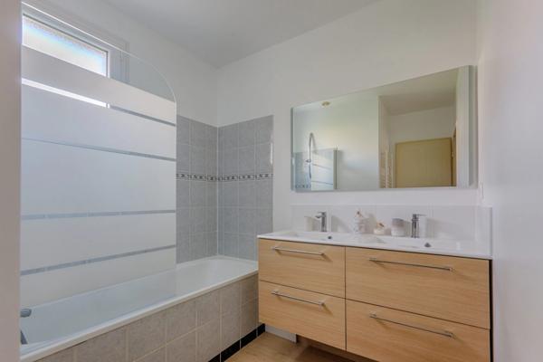 Maison à vendre 6 pièces de 114,07 m² à Andrésy