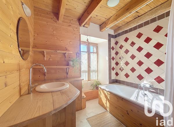 Maison à vendre 8 pièces 188 m² Saint-Alban-sur-Limagnole