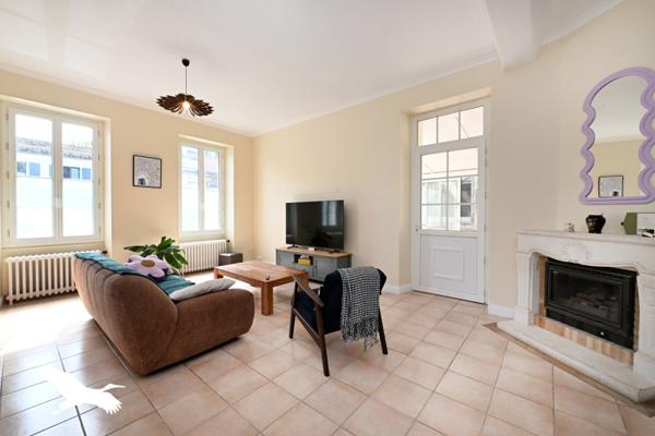 Maison à vendre |                                       Cognac |                                        4 pièces  |  147 m²