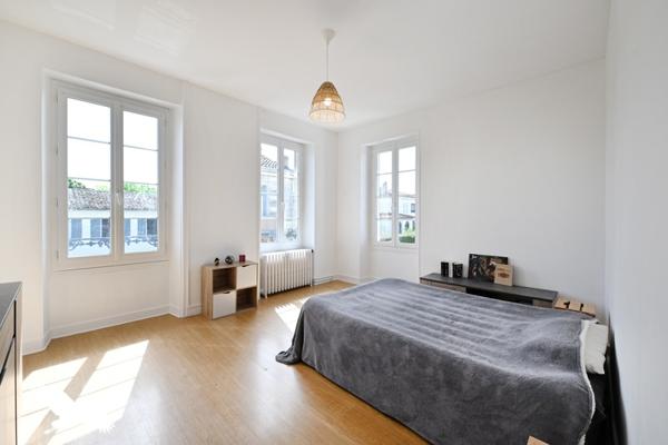 Maison à vendre |                                       Cognac |                                        4 pièces  |  147 m²