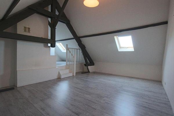 Maison rénovée avec dépendance et cour close - Charme, volumes et potentiel