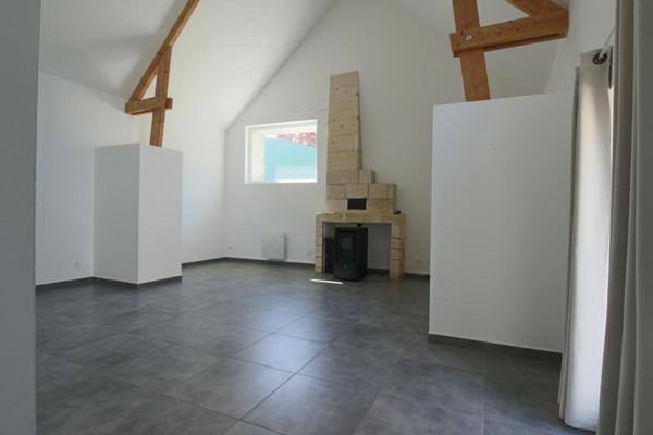 Maison rénovée avec dépendance et cour close - Charme, volumes et potentiel