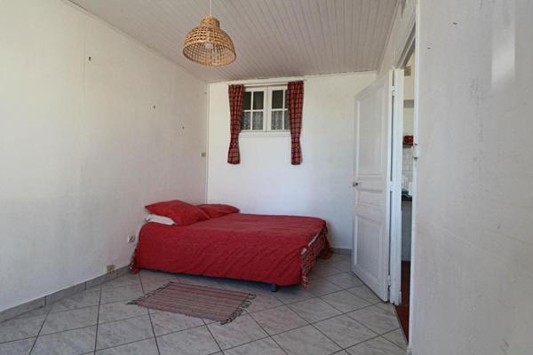 Maison rénovée avec dépendance et cour close - Charme, volumes et potentiel
