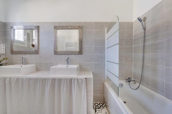 Maison T7/8 à vendre quartier La Roseraie