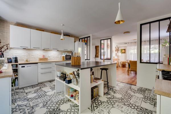 Maison T7/8 à vendre quartier La Roseraie