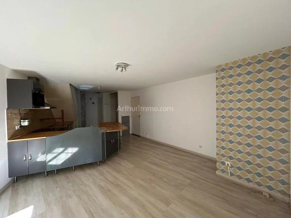 Location                                                      Appartement
                        
                     2 pièces                      38 m2                     à Montlhéry
