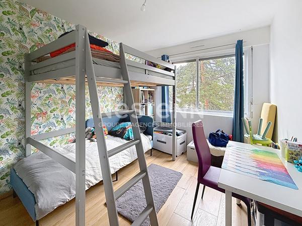 Grand Appartement T5 3 chambres avec Terrasse Cave et Parking Rue Pagère - 69500 BRON