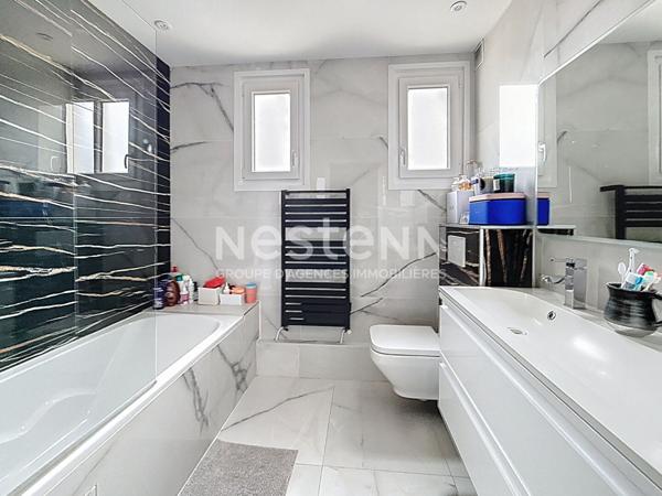 Grand Appartement T5 3 chambres avec Terrasse Cave et Parking Rue Pagère - 69500 BRON