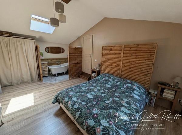 Maison familiale 11 pieces-8 chambres-local commercial