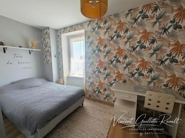 Maison familiale 11 pieces-8 chambres-local commercial