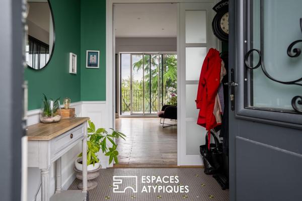 L’élégance bourgeoise au coeur d’un jardin secret avec piscine