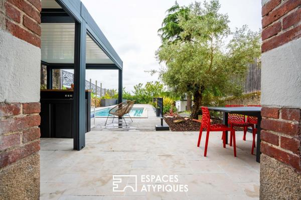 L’élégance bourgeoise au coeur d’un jardin secret avec piscine