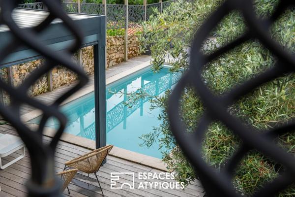 L’élégance bourgeoise au coeur d’un jardin secret avec piscine