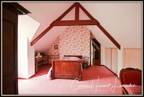 Saint-Aubin-des-Préaux (50380) ST AUBIN DES PREAUX - 5 KM de la plage de Kairon. Maison pierre 202 m² - 5 chbres - Terrain 1565 m²