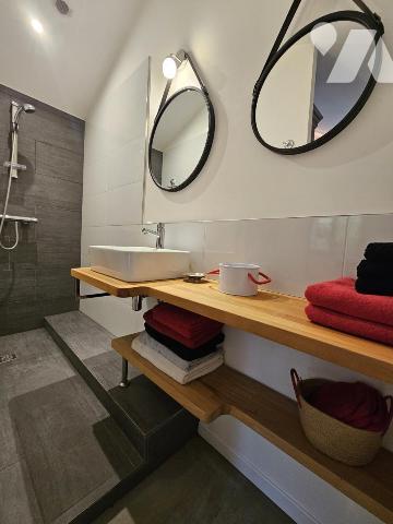 Orvault Petit Chantilly, maison rénovée de plain-pied avec jardin, garage et dépendances