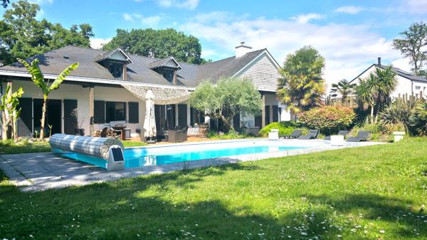 Maison 8 pièces 302 m2