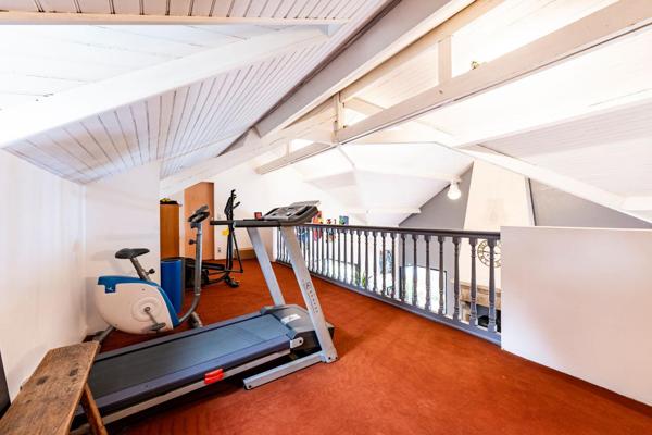 Maison 8 pièces 302 m2