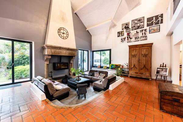 Maison 8 pièces 302 m2