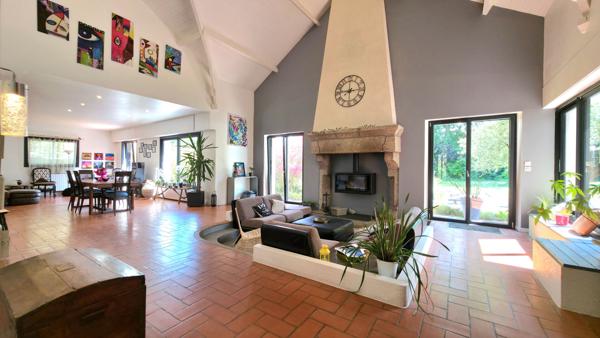 Maison 8 pièces 302 m2