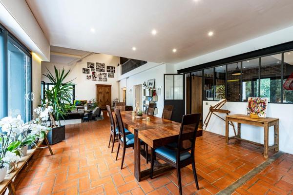 Maison 8 pièces 302 m2