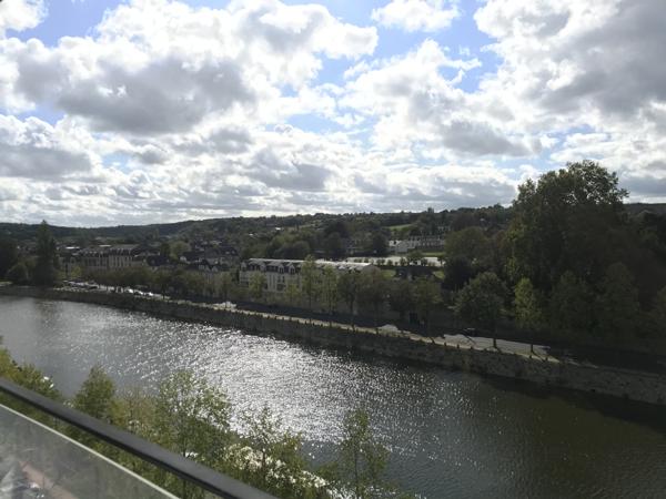 Appartement T4 avec vue imprenable sur Laval