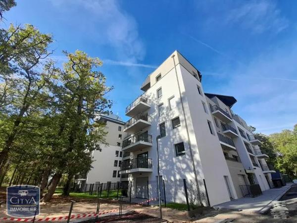 Appartement à louer 3 pièces 59.6m² Tours (37200)