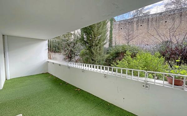 Appartement à louer    3 pièces •  Marseille 8