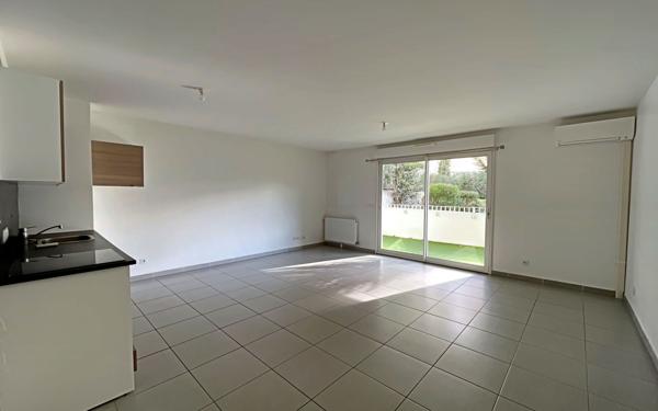 Appartement à louer    3 pièces •  Marseille 8