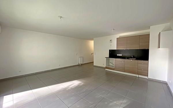 Appartement à louer    3 pièces •  Marseille 8