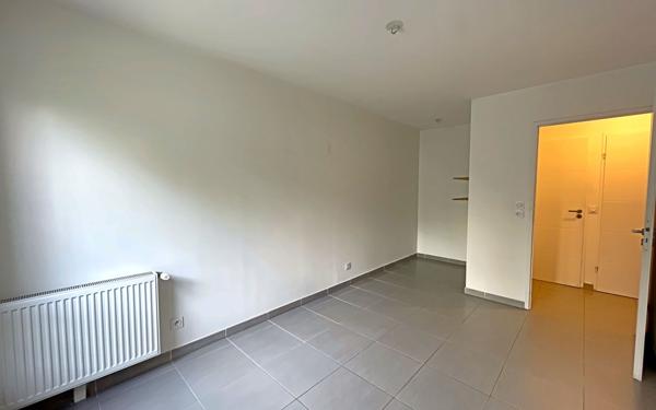 Appartement à louer    3 pièces •  Marseille 8